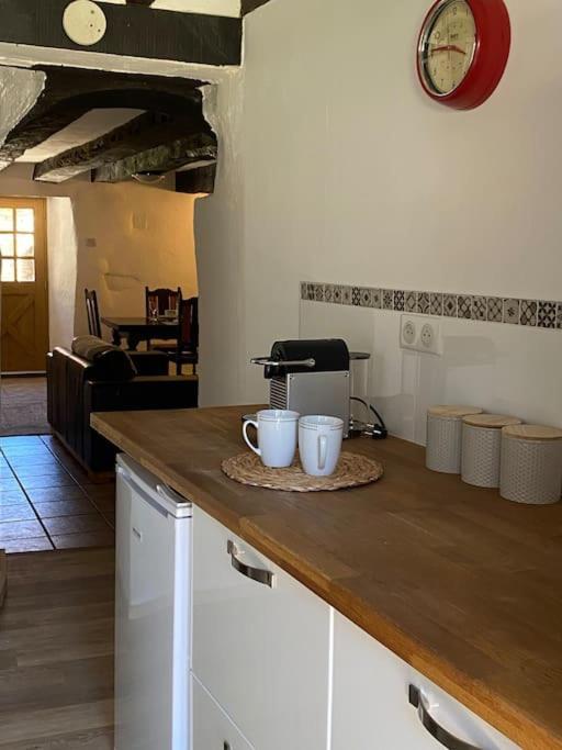 Spacious 1 Bed Home With Shared Pool Champagnac-la-Riviere Экстерьер фото