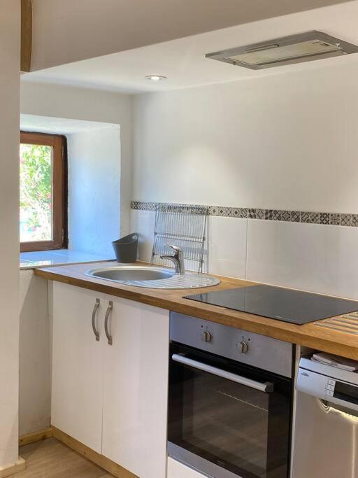 Spacious 1 Bed Home With Shared Pool Champagnac-la-Riviere Экстерьер фото