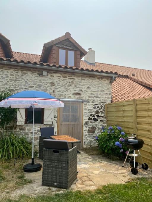 Spacious 1 Bed Home With Shared Pool Champagnac-la-Riviere Экстерьер фото