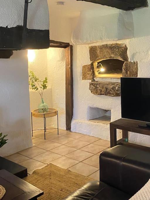 Spacious 1 Bed Home With Shared Pool Champagnac-la-Riviere Экстерьер фото